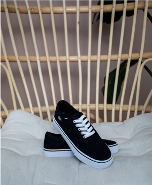 Men's Trips Lace-Up Canvas - Black / White